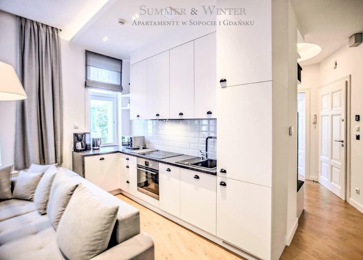 Family Luxury Wonder Heaven Apartment, 50m To M Cassino, First With 3 Badrooms&studio, Second With 2 Badrooms&studio, Parking W Cenie