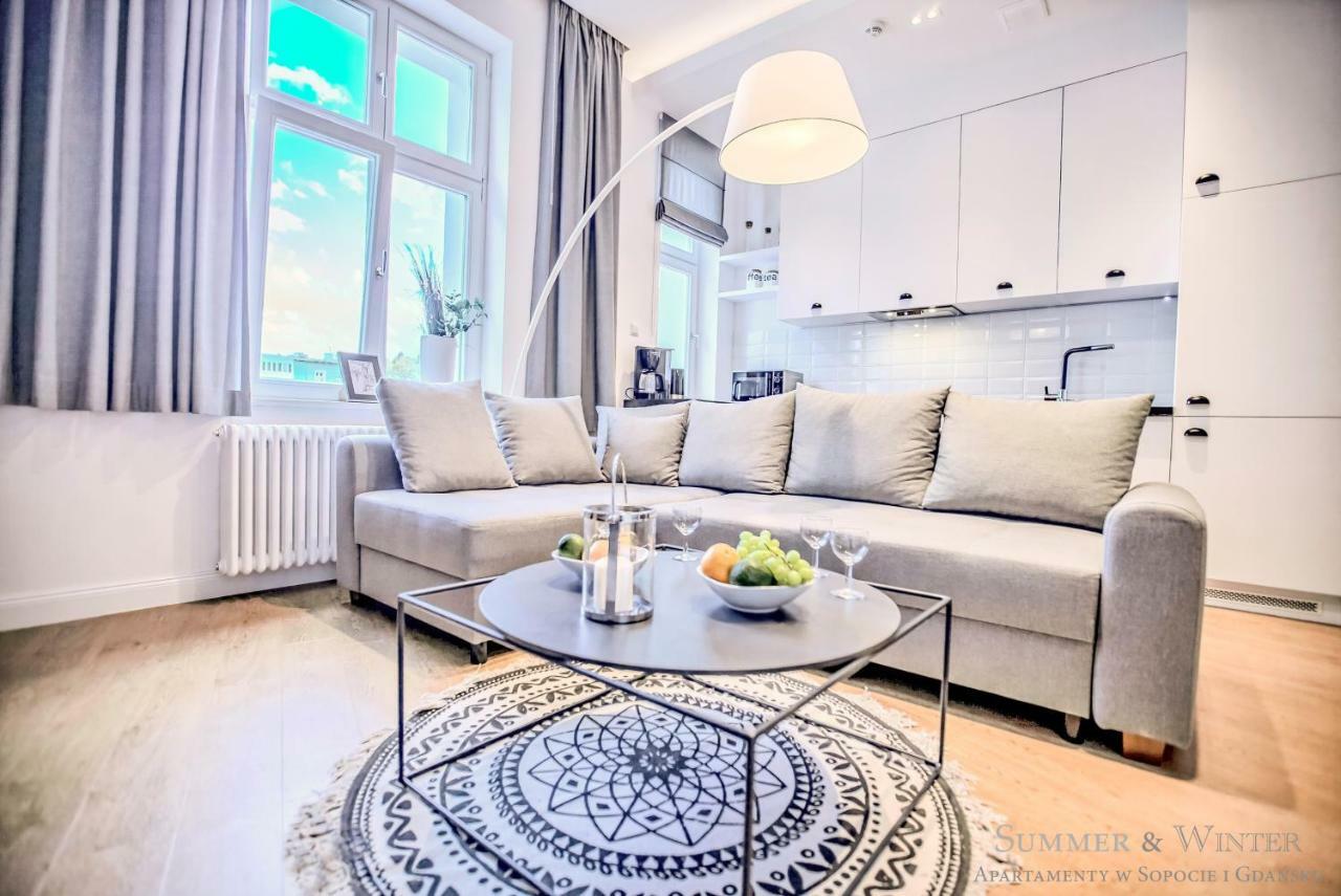 Appartamento Family Luxury Wonder Heaven Apartment, 50m To M Cassino, First With 3 Badrooms&studio, Second With 2 Badrooms&studio, Parking W Cenie